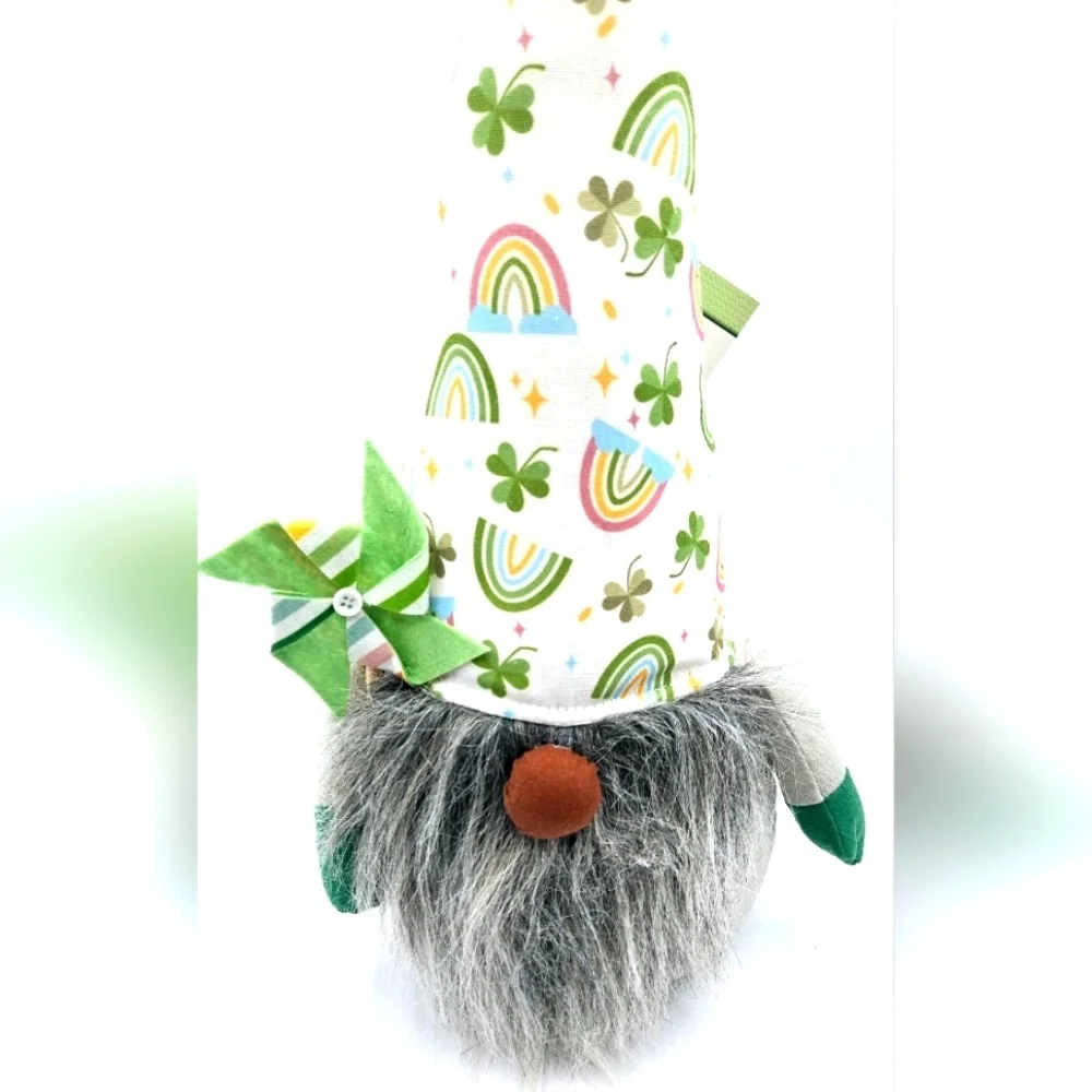 St. Patrick's Day NWT Gnome Rainbow 🌈  20